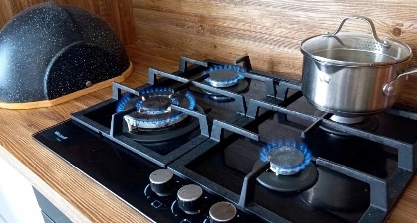 В суд идти бесполезно: с 12 апреля штраф 10000 рублей для собственников квартир с газовой плитой