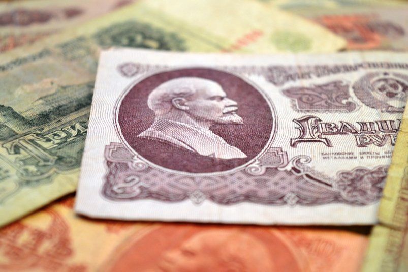 Россиянам рассказали о трехкратной компенсации по старым сберкнижкам: строго — если счет был открыт до этой даты