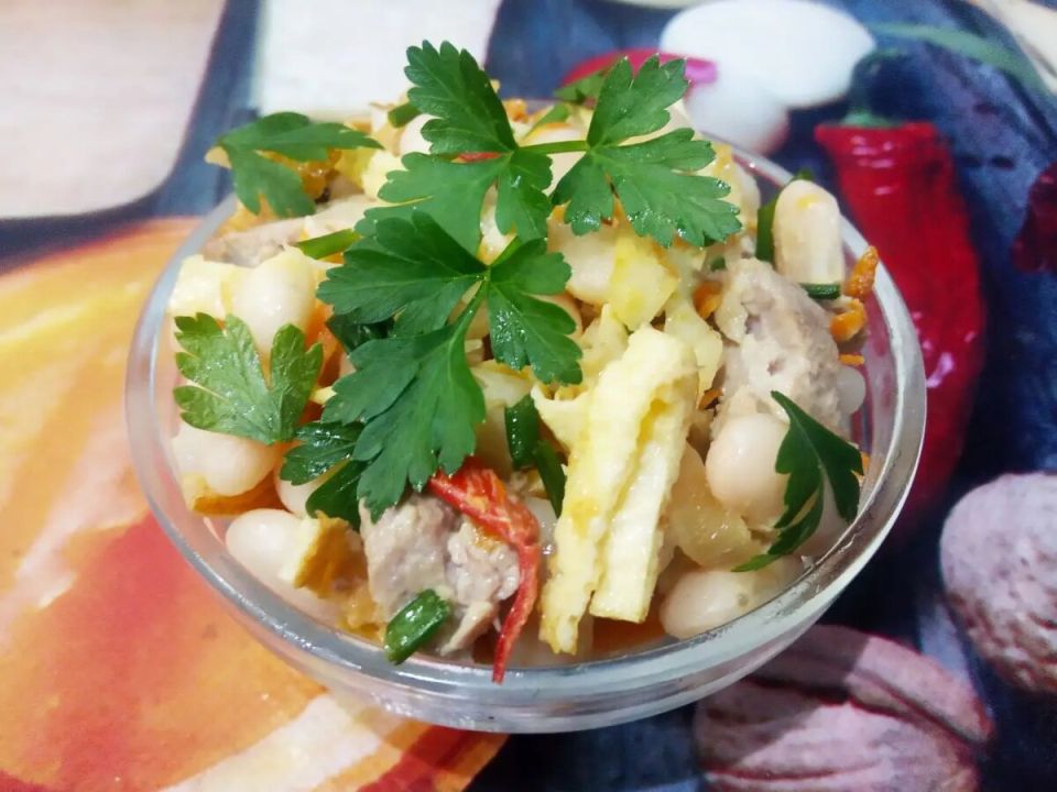 Салат из фасоли: яркое блюдо для любого стола