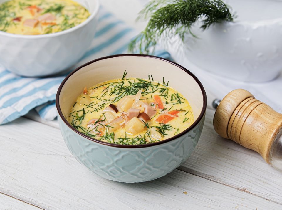 Умиротворяющее тепло: как простой сливочный суп с ветчиной и картофелем напоминает домашний уют
