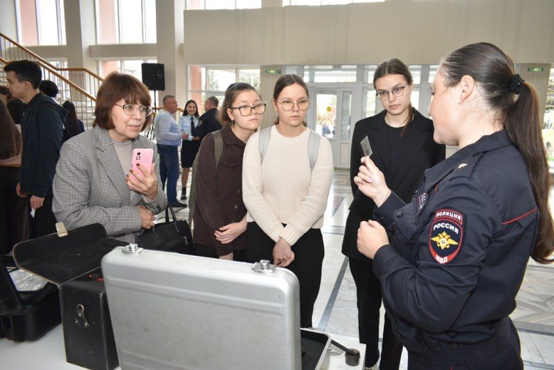 В Чувашии полицейские провели масштабное профориентационное мероприятие «Будь в форме!»