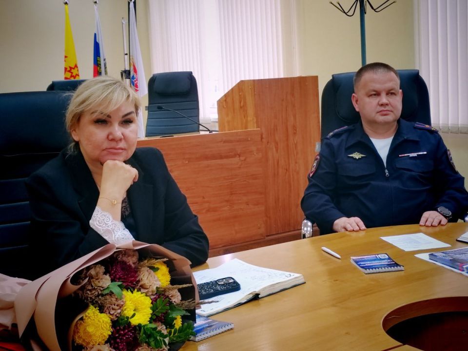 В Чебоксарах полицейские и общественники обсудили взаимодействие в вопросах профилактики мошенничества, привлечения граждан на службу в ОВД и акцию «Гражданский мониторинг»
