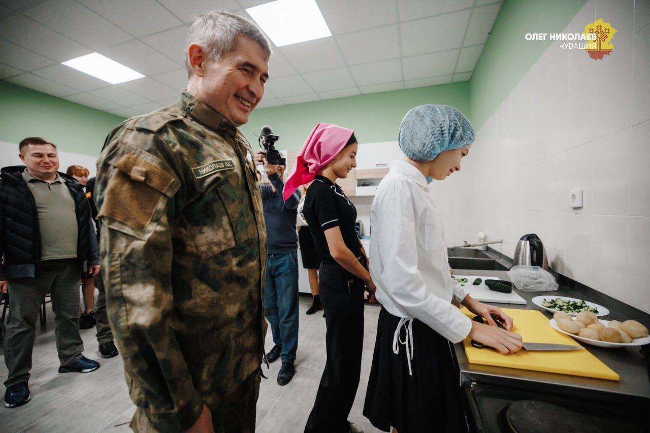 Олег Николаев посетил Осипенковскую школу в Бердянском округе Олег Николаев посетил Осипенковскую школу в Бердянском округе