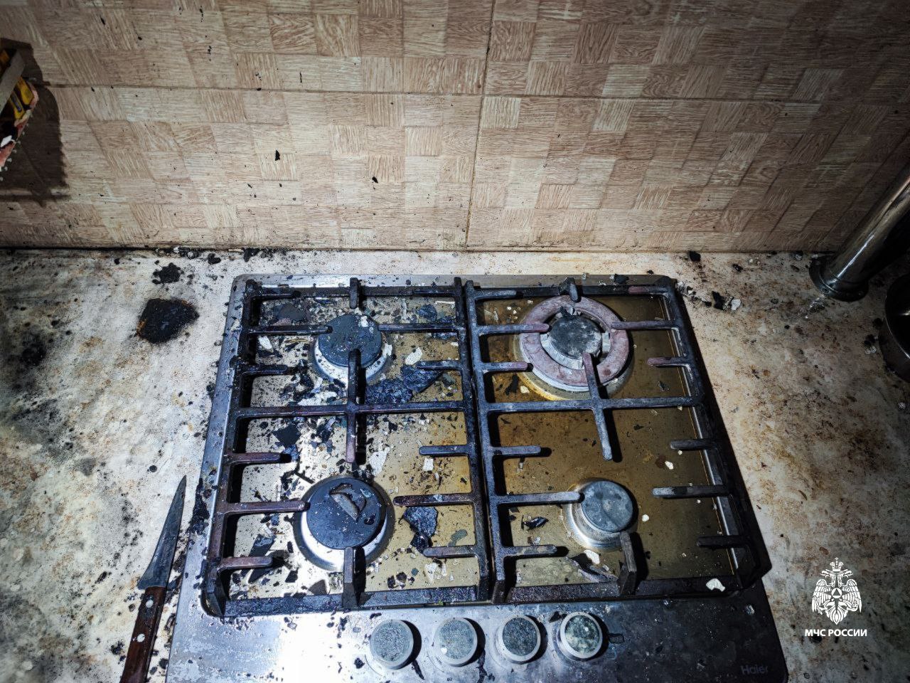 #Сводка_МЧС_Чувашии. Вчера в Чебоксарах зарегистрированы 2 пожара Утром возгорание произошло в трехкомнатной квартире в доме N 41 по Эгерскому бульвару #Сводка_МЧС_Чувашии. Вчера в Чебоксарах зарегистрированы 2 пожара Утром возгорание произошло в трехкомнатной квартире в доме N 41 по Эгерскому бульвару