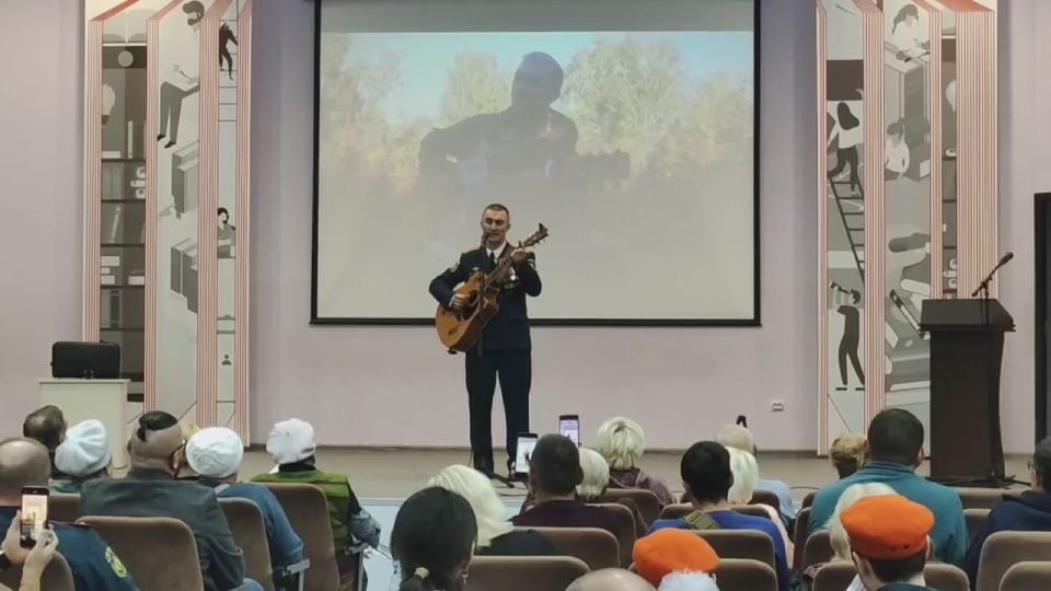 "Пишу-людям, пою-во имя добра"