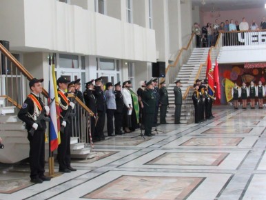 В Чувашии сотрудники полиции, ветераны органов внутренних дел и представители Общественного совета при МВД приняли участие в торжественном принятии присяги в Детской полицейской академии