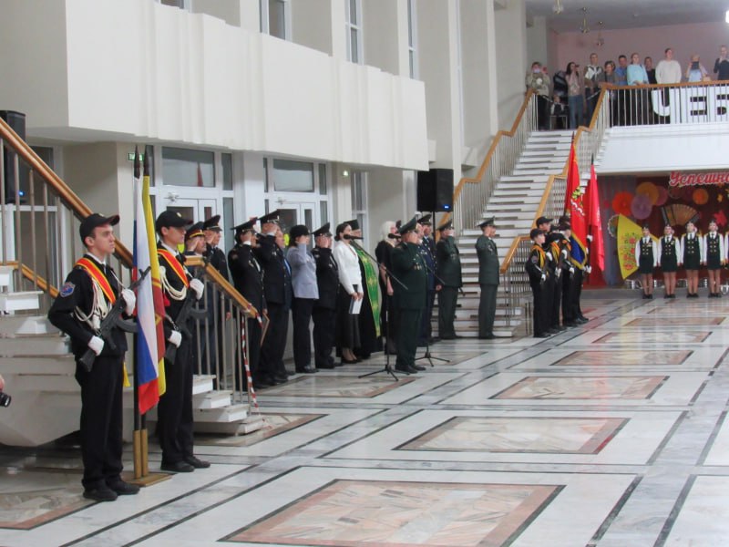 В Чувашии сотрудники полиции, ветераны органов внутренних дел и представители Общественного совета при МВД приняли участие в торжественном принятии присяги в Детской полицейской академии