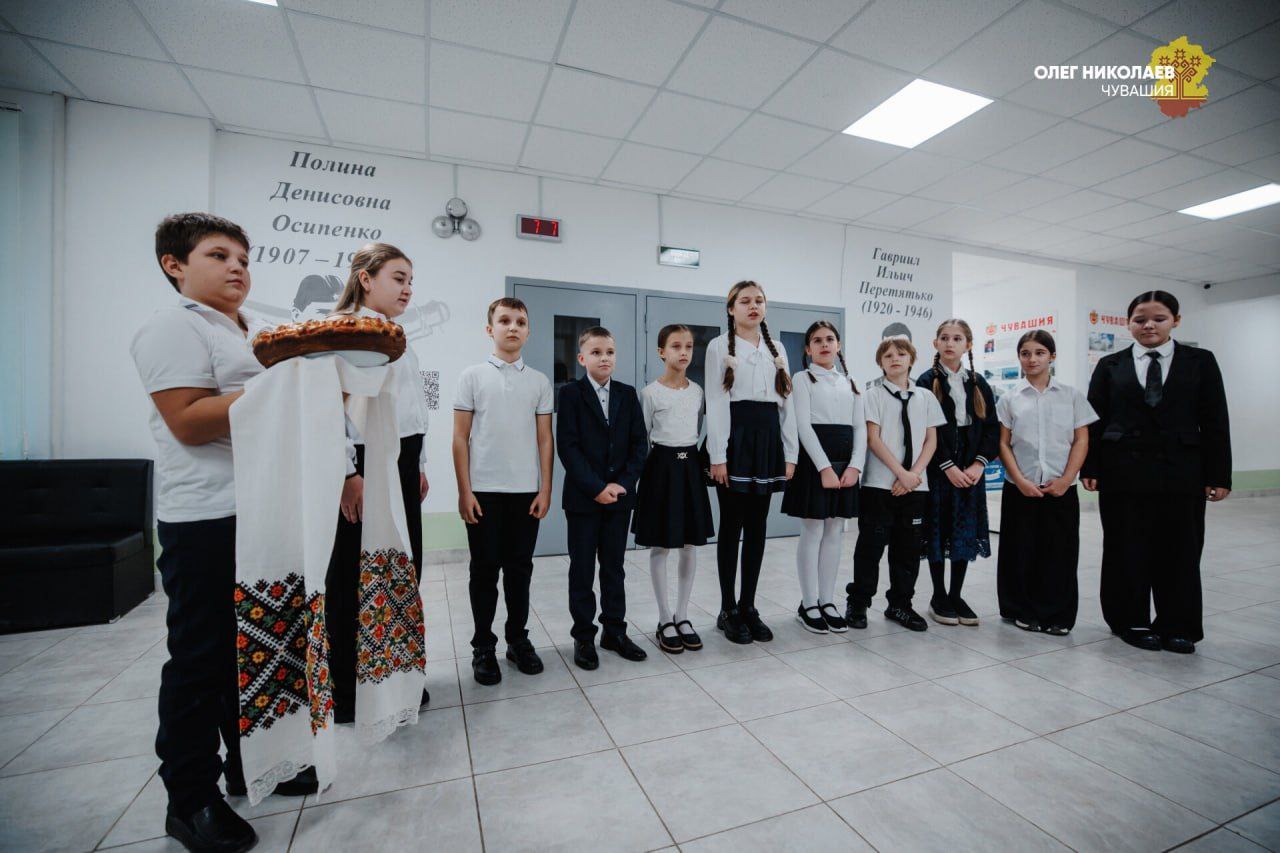 Олег Николаев посетил Осипенковскую школу в Бердянском округе Олег Николаев посетил Осипенковскую школу в Бердянском округе