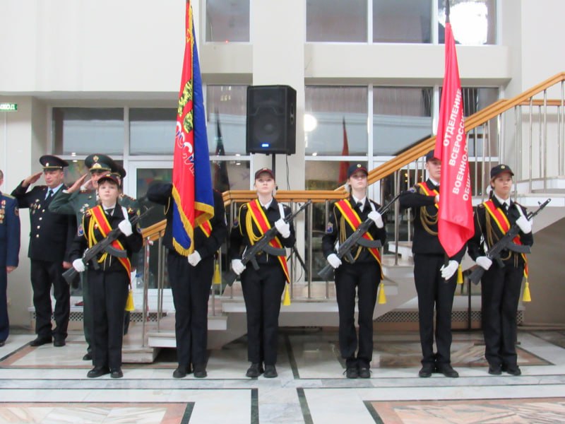 В Чувашии сотрудники полиции, ветераны органов внутренних дел и представители Общественного совета при МВД приняли участие в торжественном принятии присяги в Детской полицейской академии В Чувашии сотрудники полиции, ветераны органов внутренних дел и представители Общественного совета при МВД приняли участие в торжественном принятии присяги в Детской полицейской академии