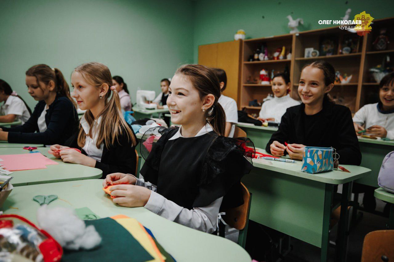 Олег Николаев посетил Осипенковскую школу в Бердянском округе Олег Николаев посетил Осипенковскую школу в Бердянском округе