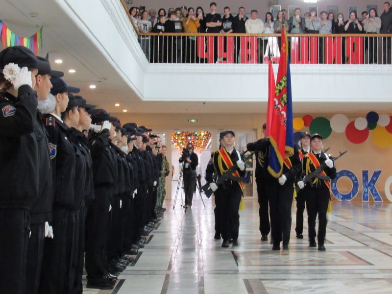 В Чувашии сотрудники полиции, ветераны органов внутренних дел и представители Общественного совета при МВД приняли участие в торжественном принятии присяги в Детской полицейской академии В Чувашии сотрудники полиции, ветераны органов внутренних дел и представители Общественного совета при МВД приняли участие в торжественном принятии присяги в Детской полицейской академии