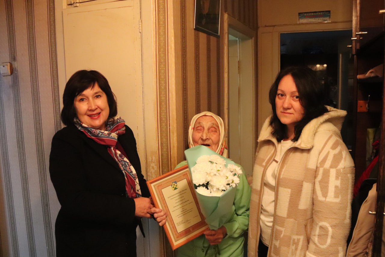 В Новочебоксарске чествуют ветеранов, участвовавших при строительстве Сурского и Казанского оборонительных рубежей В Новочебоксарске чествуют ветеранов, участвовавших при строительстве Сурского и Казанского оборонительных рубежей