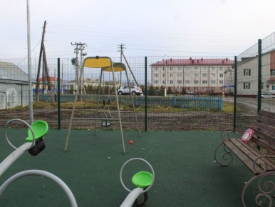 В Шемурше открыли новую детскую площадку по инициативе жителей