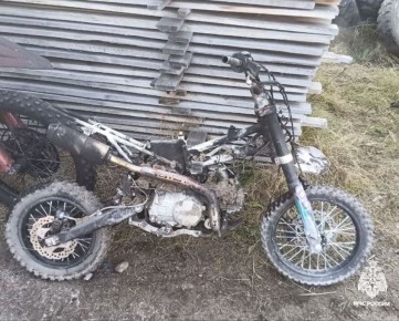 #Сводка_МЧС_Чувашии. За минувшие сутки также два пожара случились в Чебоксарах Днем 3 ноября в поселке Сосновка на территории мотосалона загорелся детский питбайк