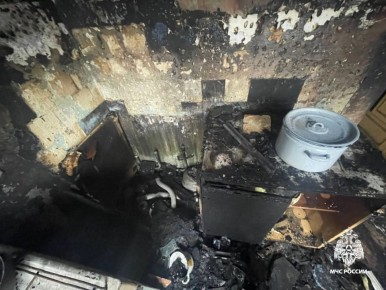 #Сводка_МЧС_Чувашии. В Чебоксарском округе пожарные спасли двух человек Вчера в деревне Большие Катраси огненное ЧП случилось в доме № 1 на улице Молодежная