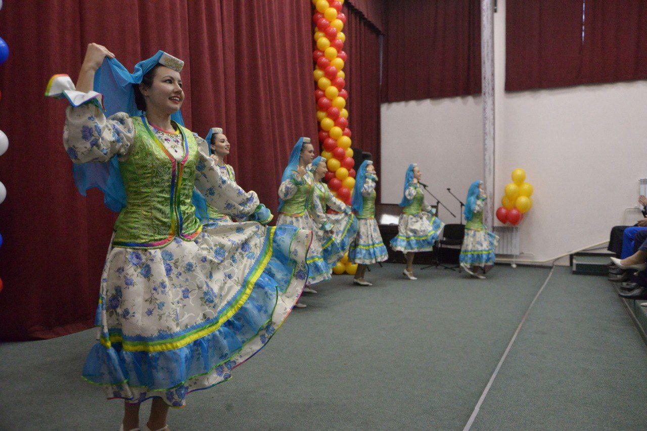 Леонид Черкесов: В День народного единства Дом дружбы народов в Чебоксарах стал центром красочного и душевного праздника Леонид Черкесов: В День народного единства Дом дружбы народов в Чебоксарах стал центром красочного и душевного праздника