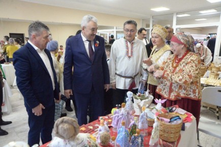 Леонид Черкесов: В День народного единства Дом дружбы народов в Чебоксарах стал центром красочного и душевного праздника
