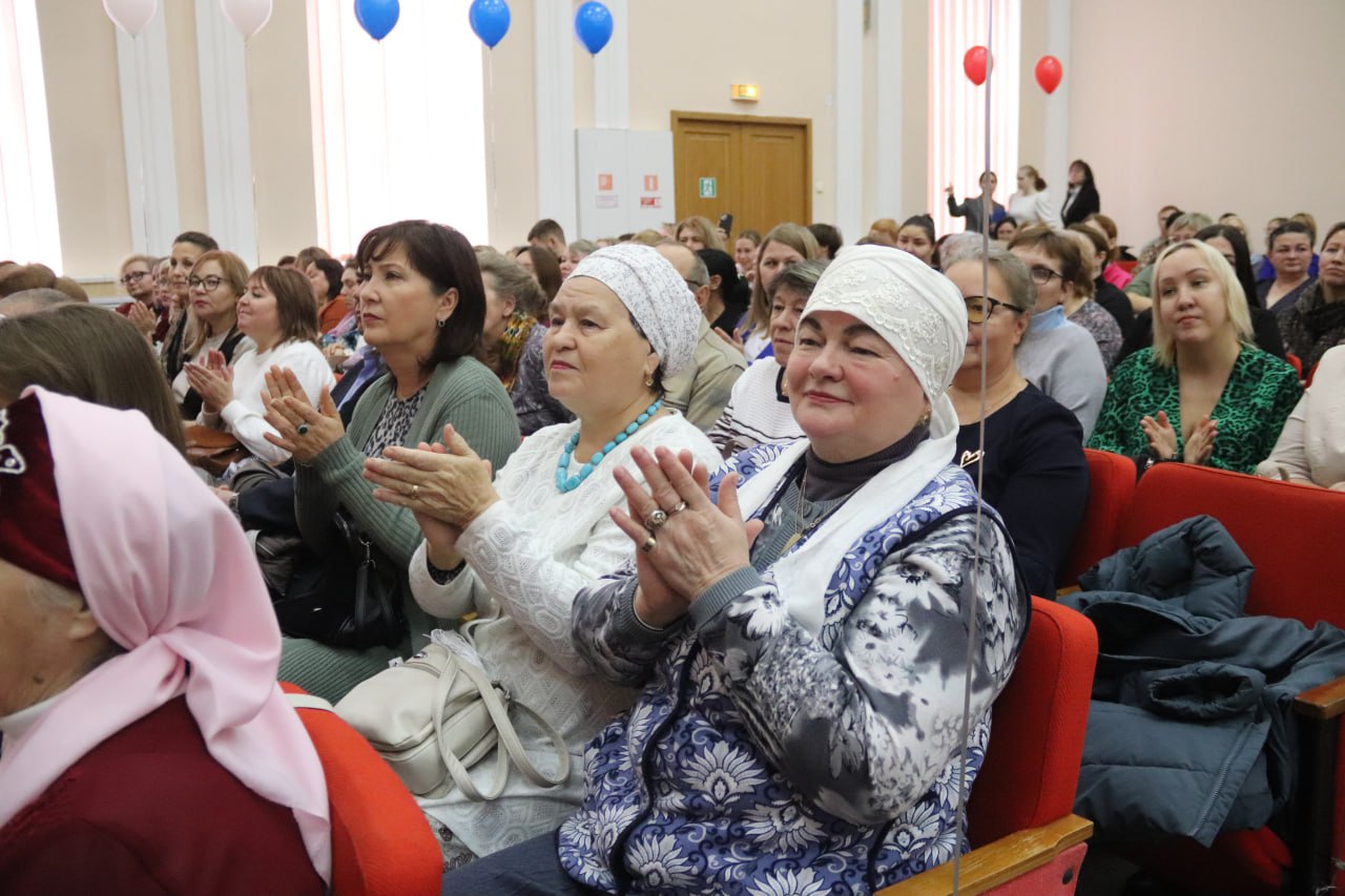 В Новочебоксарске состоялся праздничный концерт, посвященный Дню народного единства В Новочебоксарске состоялся праздничный концерт, посвященный Дню народного единства