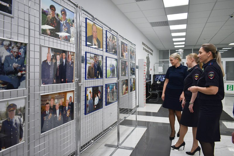 В Чувашии полицейские поздравили с юбилеем почетного председателя республиканской общественной организации ветеранов внутренних дел генерал-майора милиции Михаила Федоровича Киселева В Чувашии полицейские поздравили с юбилеем почетного председателя республиканской общественной организации ветеранов внутренних дел генерал-майора милиции Михаила Федоровича Киселева