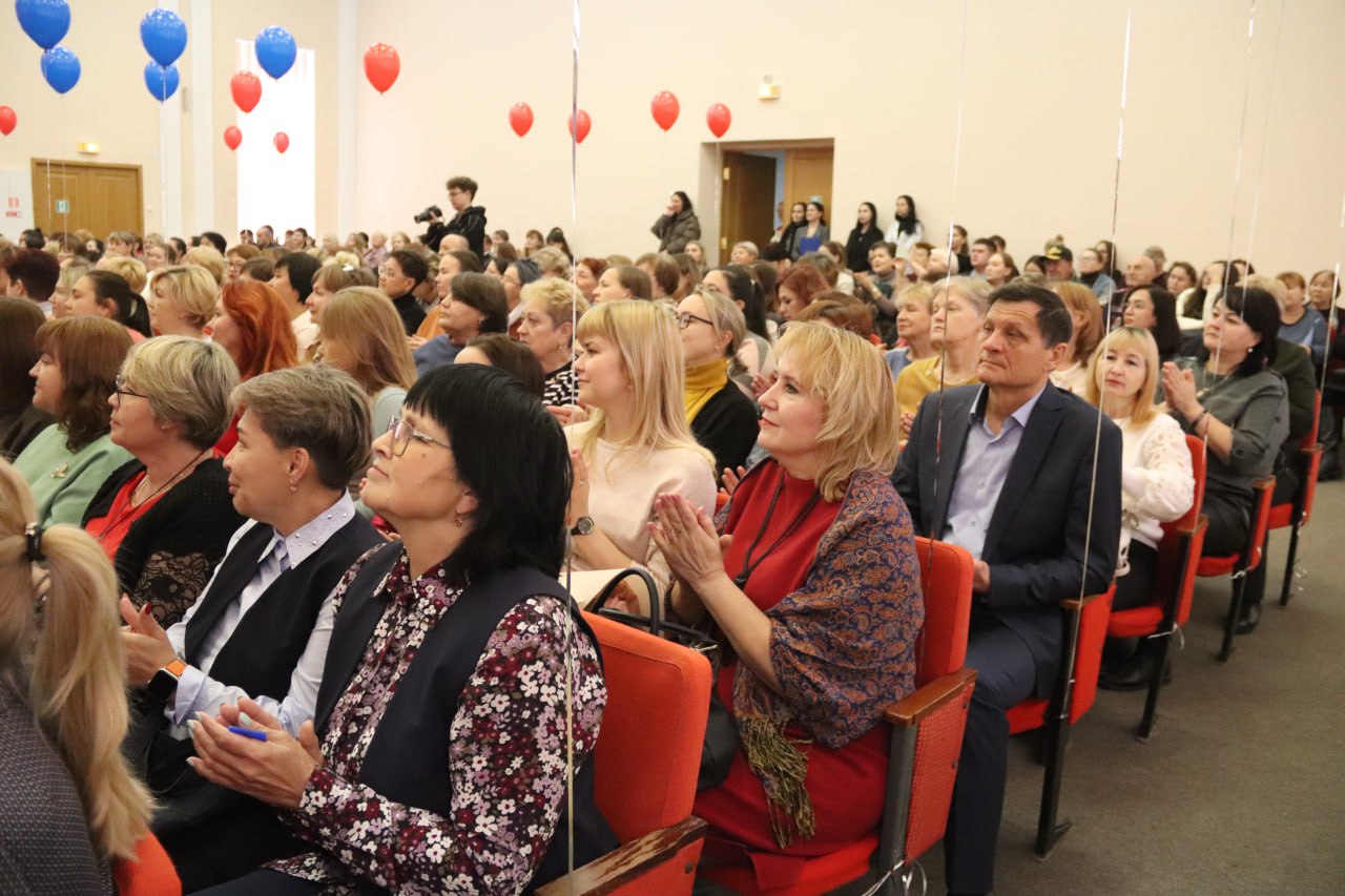 В Новочебоксарске состоялся праздничный концерт, посвященный Дню народного единства В Новочебоксарске состоялся праздничный концерт, посвященный Дню народного единства