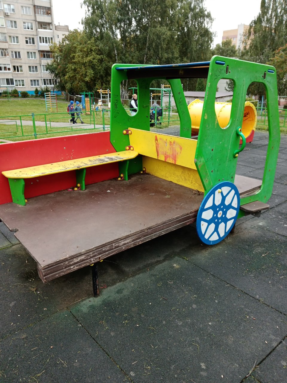 Вандализм – это не прикольно! Это неуважение к соседям и городу Вандализм – это не прикольно! Это неуважение к соседям и городу