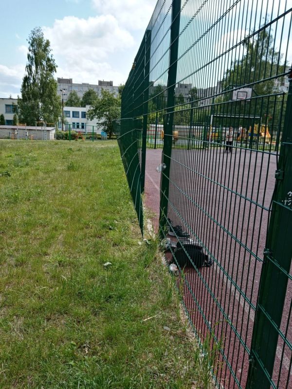 Вандализм – это не прикольно! Это неуважение к соседям и городу Вандализм – это не прикольно! Это неуважение к соседям и городу