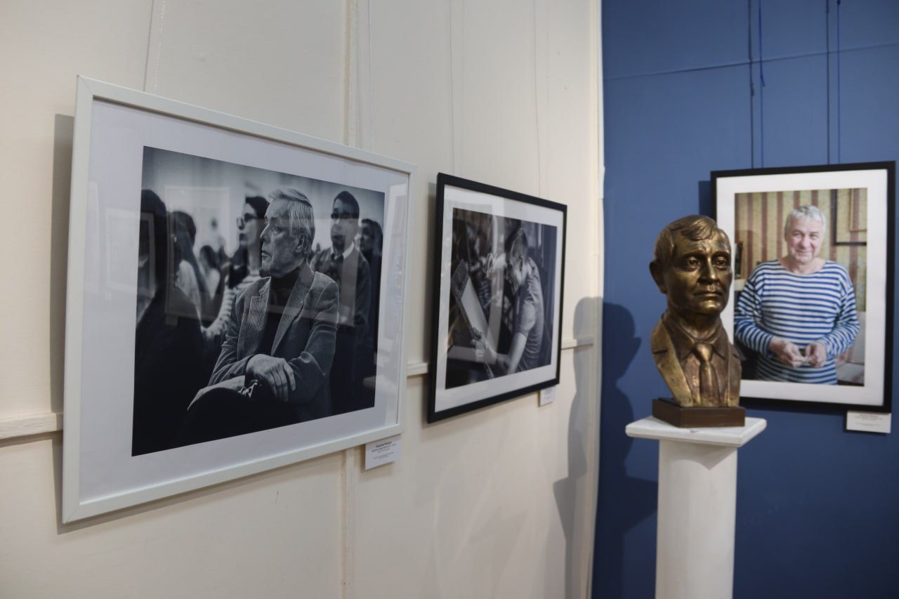 Приглашаем на открытие выставки Владимира Макарова "Это все мое родное..." Приглашаем на открытие выставки Владимира Макарова "Это все мое родное..."