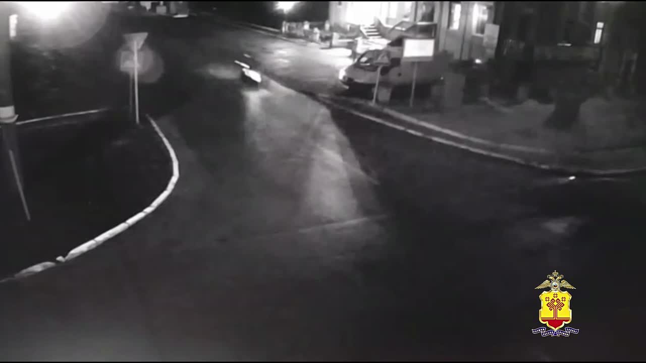 Устанавливают обстоятельства ДТП с участием 16-летнего подростка сотрудники Госавтоинспекции в Чувашии