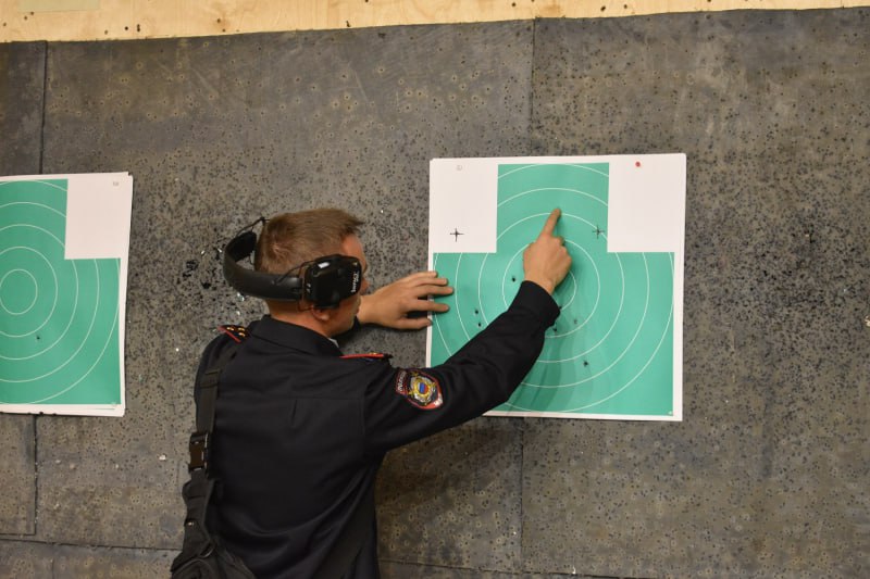 В МВД по Чувашской Республике чествовали победителей первенства по стрельбе из пистолета Макарова среди руководителей и сотрудников подразделений В МВД по Чувашской Республике чествовали победителей первенства по стрельбе из пистолета Макарова среди руководителей и сотрудников подразделений