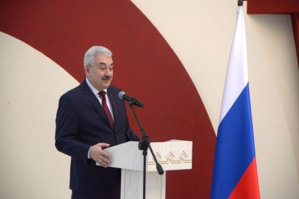 Леонид Черкесов: Сегодня в Доме Правительства вместе с Председателем Кабинета Министров Сергеем Артамоновым, депутатом Госдумы Аллой Салаевой и министром сельского хозяйства Андреем Макушевым чествовали работников...