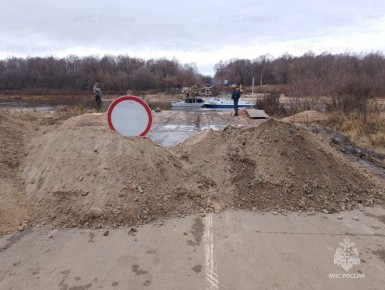 С 5 ноября прекращено движение транспорта по наплавному мосту, соединявшему город Шумерля и село Наваты Нижегородской области