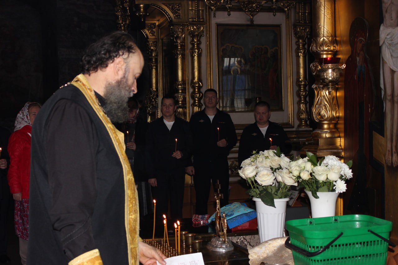 Чебоксарах полицейские почтили память коллег, погибших при исполнении служебного долга Чебоксарах полицейские почтили память коллег, погибших при исполнении служебного долга