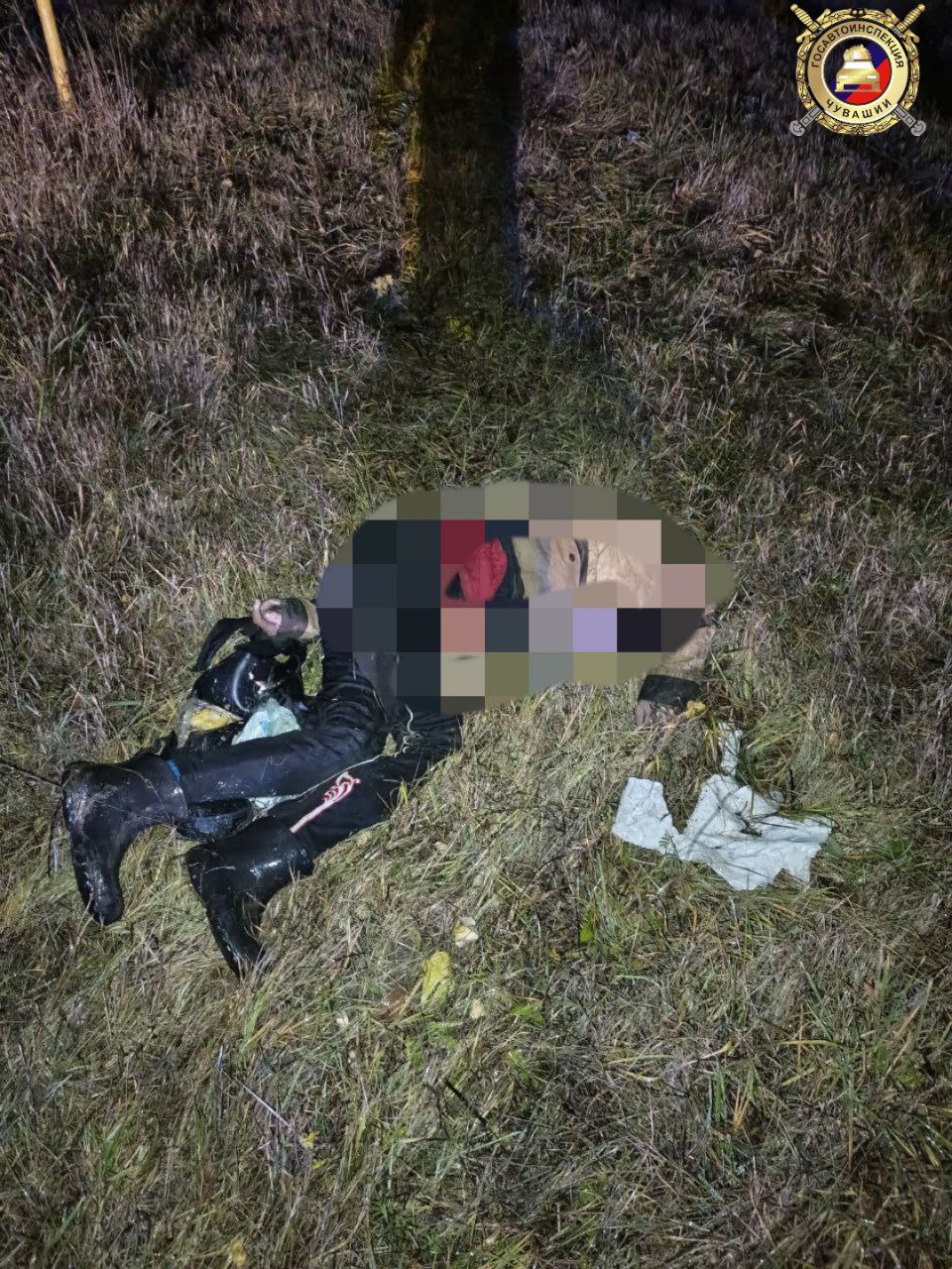 В Цивильском округе сотрудники Госавтоинспекции работают на месте смертельного ДТП с участием велосипедиста В Цивильском округе сотрудники Госавтоинспекции работают на месте смертельного ДТП с участием велосипедиста