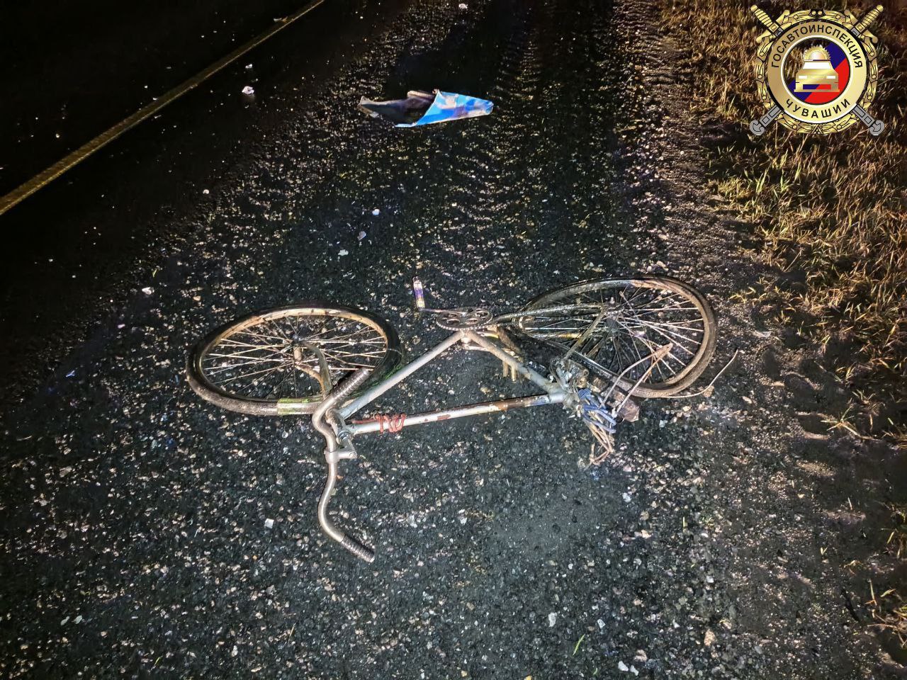 В Цивильском округе сотрудники Госавтоинспекции работают на месте смертельного ДТП с участием велосипедиста