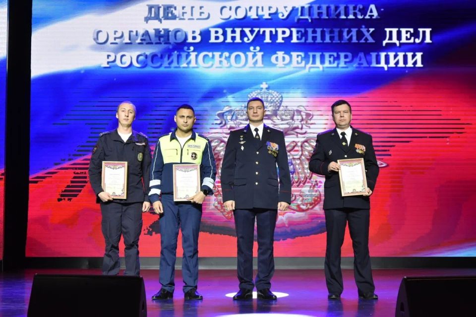 10 ноября в Чебоксарах во Дворце культуры «Салют» состоялось торжественное мероприятие, посвященное празднованию Дня сотрудника органов внутренних дел Российской Федерации