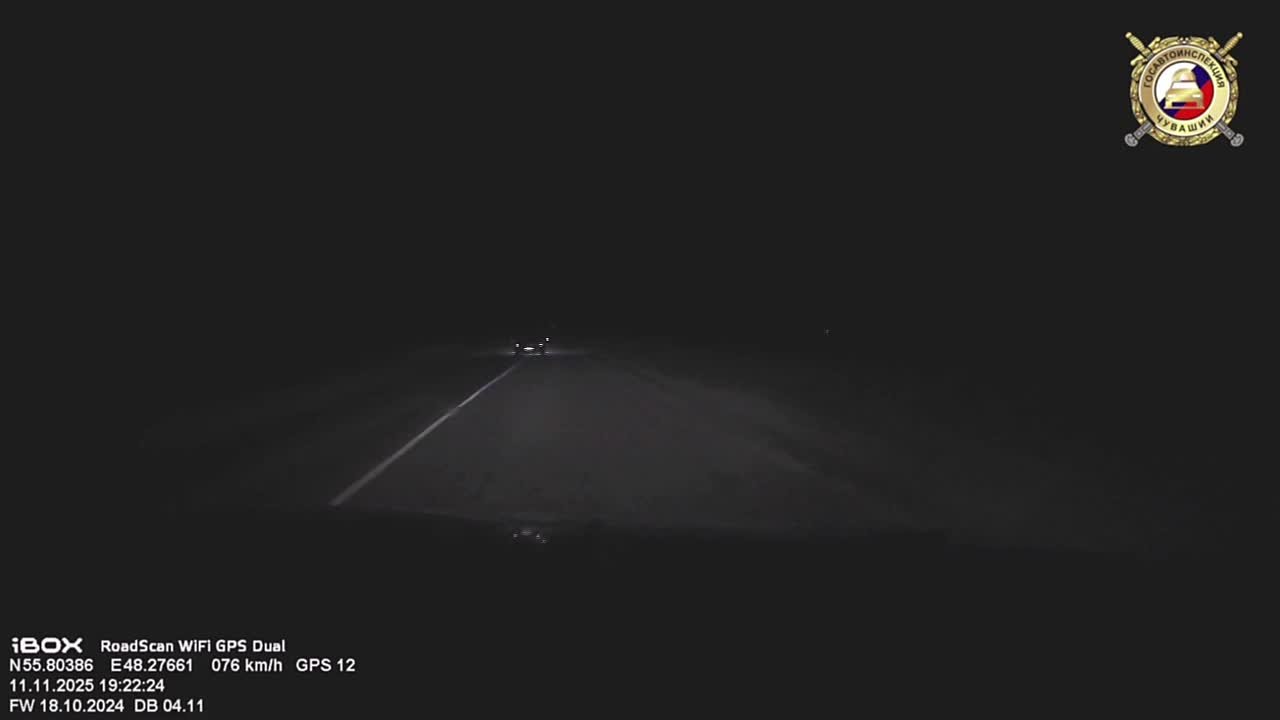 Вечером 11 ноября сотрудники Госавтоинспекции ОМВД России «Козловский» во время патрулирования на а/д «Волга-Козловка-Верхний Курган» обратили внимание на странно двигающийся автомобиль ВАЗ-21124