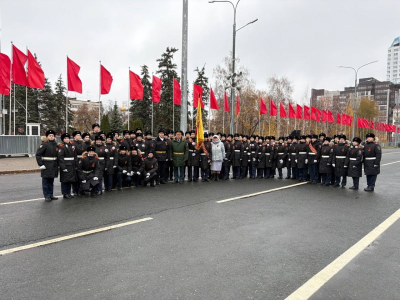 Кадеты чебоксарской школы имени генерал-майора полиции В.А.Архипова вместе со своими наставниками из МВД по региону приняли участие в патриотическом проекте «Парад Памяти» Кадеты чебоксарской школы имени генерал-майора полиции В.А.Архипова вместе со своими наставниками из МВД по региону приняли участие в патриотическом проекте «Парад Памяти»