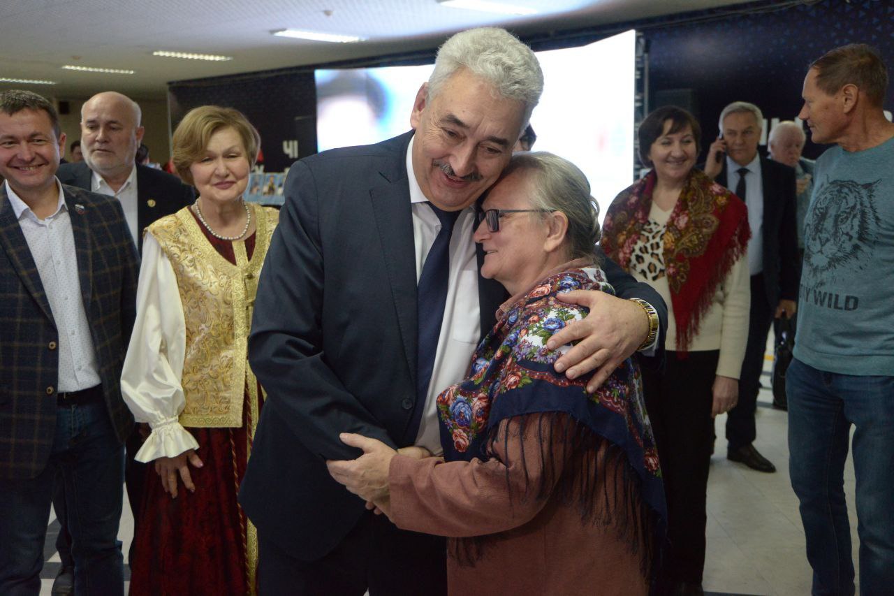 Леонид Черкесов: В Чебоксарах дан старт литературно-патриотическому проекту «Русские чтения» Леонид Черкесов: В Чебоксарах дан старт литературно-патриотическому проекту «Русские чтения»