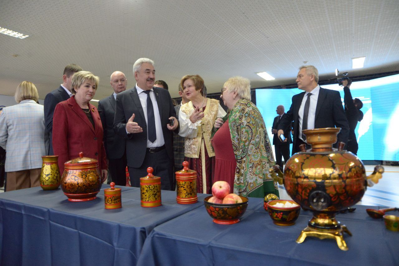 Леонид Черкесов: В Чебоксарах дан старт литературно-патриотическому проекту «Русские чтения» Леонид Черкесов: В Чебоксарах дан старт литературно-патриотическому проекту «Русские чтения»