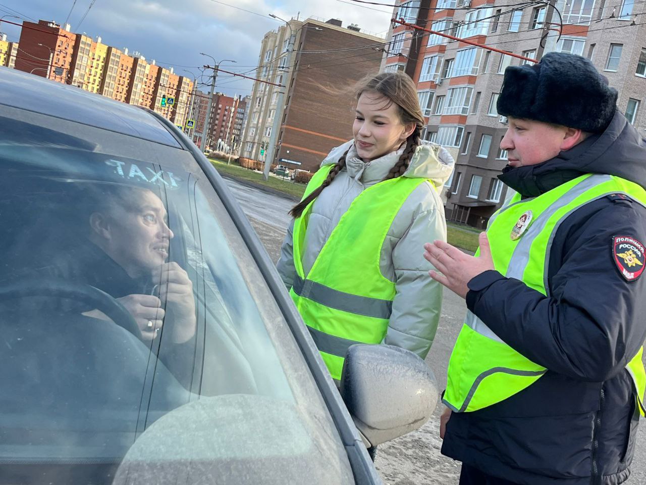 Ангел в дорогу: школьники и Госавтоинспекция напомнили о Правилах дорожного движения Ангел в дорогу: школьники и Госавтоинспекция напомнили о Правилах дорожного движения