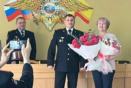 В Канаше поблагодарили за службу опытнейшего эксперта МВД по Чувашии