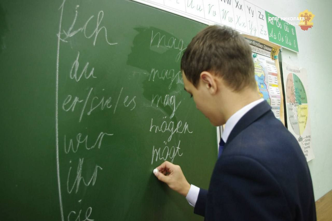 Шесть школ Чувашии отмечены знаком «Школа с высокими образовательными результатами» Шесть школ Чувашии отмечены знаком «Школа с высокими образовательными результатами»