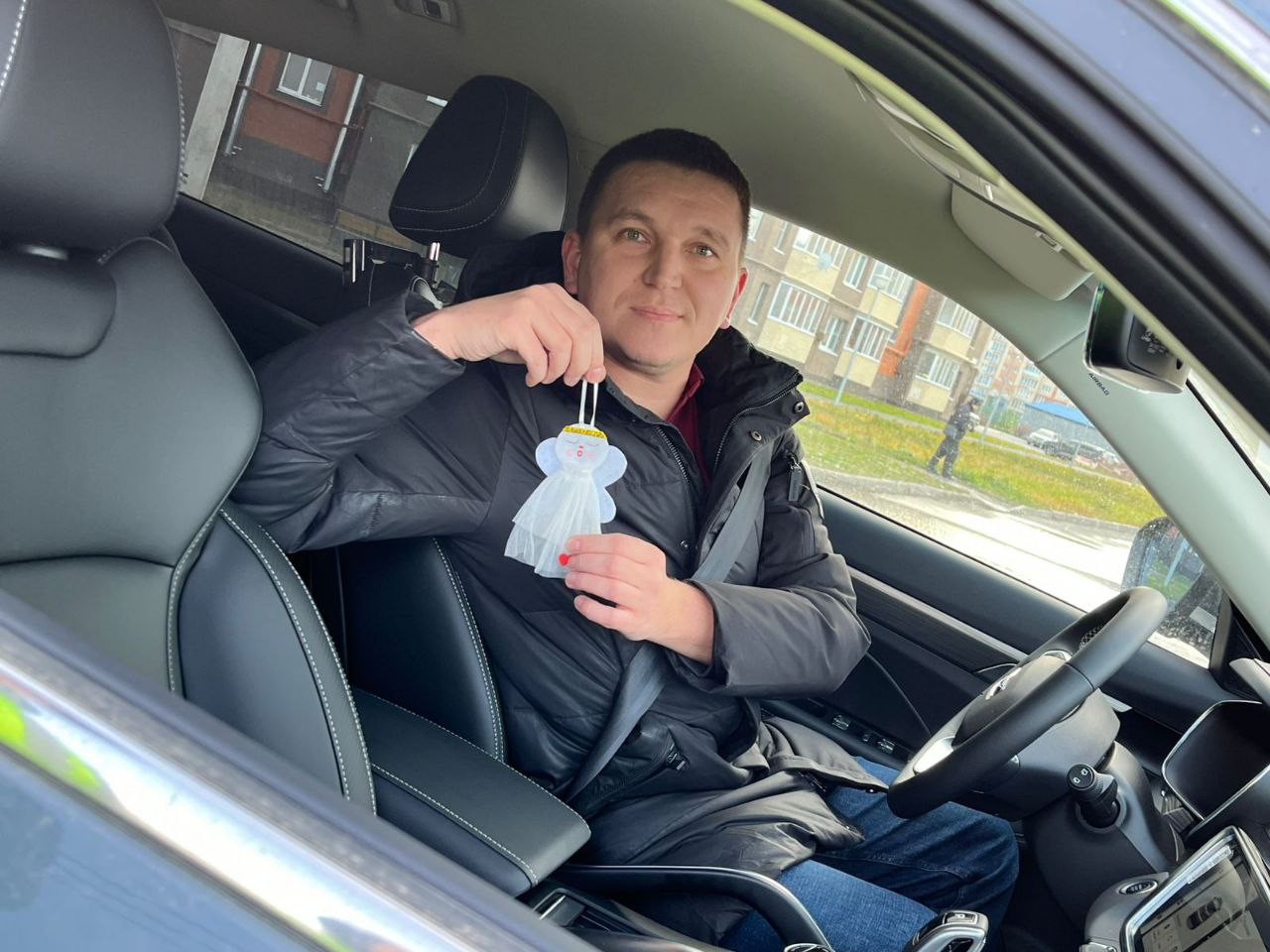 Ангел в дорогу: школьники и Госавтоинспекция напомнили о Правилах дорожного движения Ангел в дорогу: школьники и Госавтоинспекция напомнили о Правилах дорожного движения