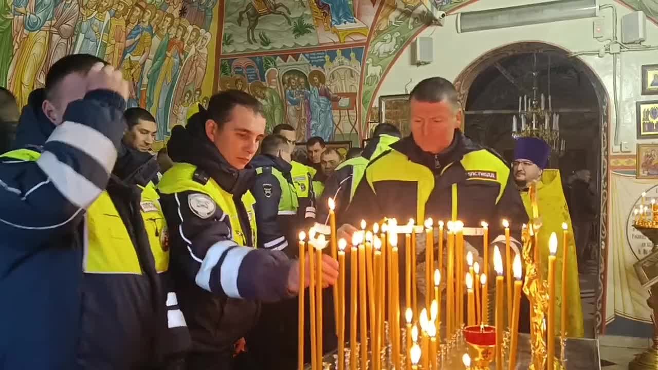 Сотрудники Госавтоинспекции Чувашии почтили память погибших на дорогах республики