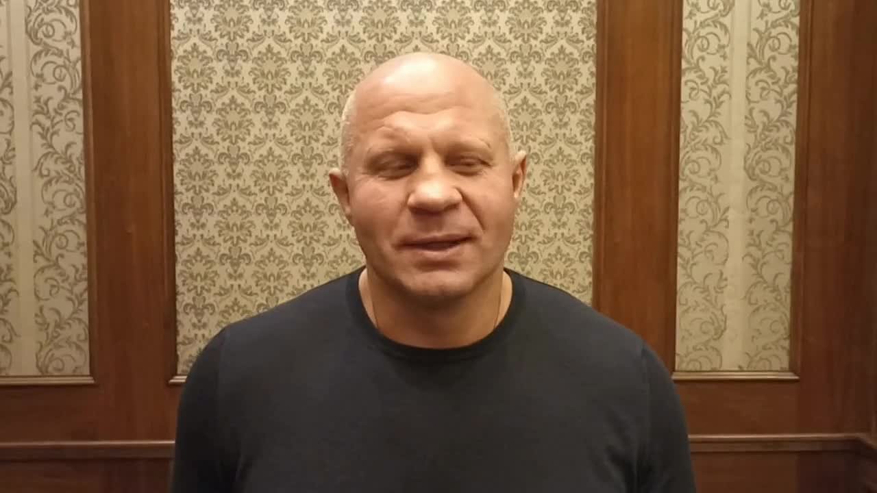 «Самбистам Чувашии большой привет! Передаю вам слова поддержки. Поздравляю вас с успешным сезоном, вы — молодцы, так держать! Нужно еще больше чемпионов во славу России!»