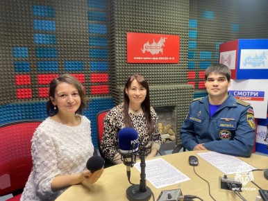 "Спасатели на страже". Об итогах проведения республиканского этапа IX Всероссийского героико-патриотического фестиваля детского и юношеского творчества «Звезда спасения» расскажут гости передачи - старший офицер отдела...