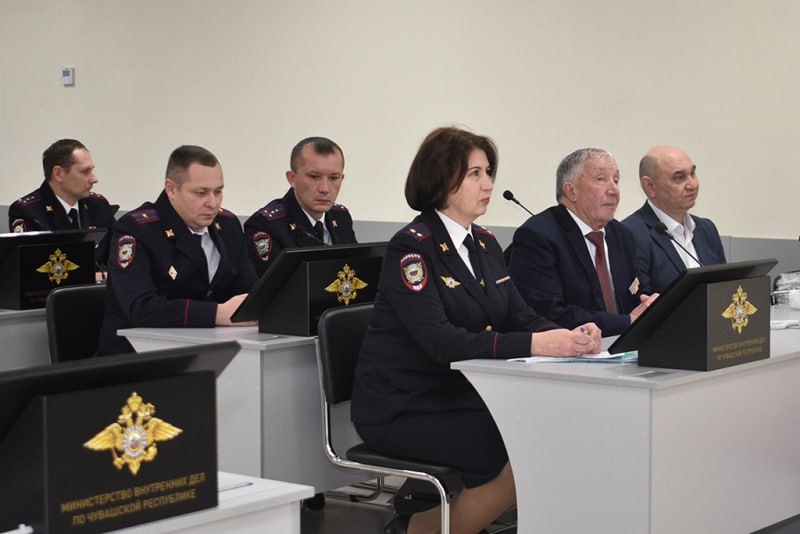 В Чувашии благодаря участковым уполномоченным полиции раскрыто 1 200 преступлений В Чувашии благодаря участковым уполномоченным полиции раскрыто 1 200 преступлений