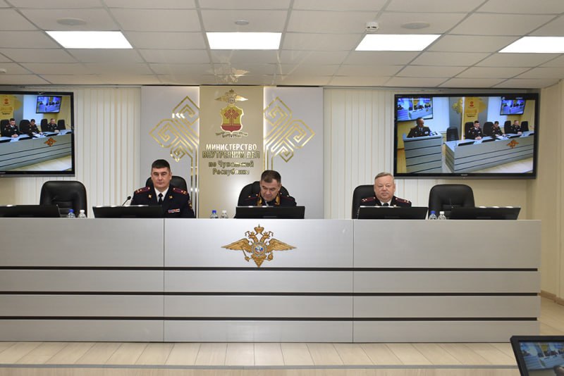 В Чувашии благодаря участковым уполномоченным полиции раскрыто 1 200 преступлений В Чувашии благодаря участковым уполномоченным полиции раскрыто 1 200 преступлений