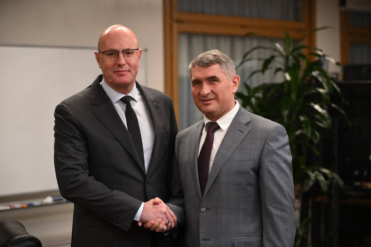 Олег Николаев и Дмитрий Чернышенко обсудили стратегии развития молодежи в Чувашии