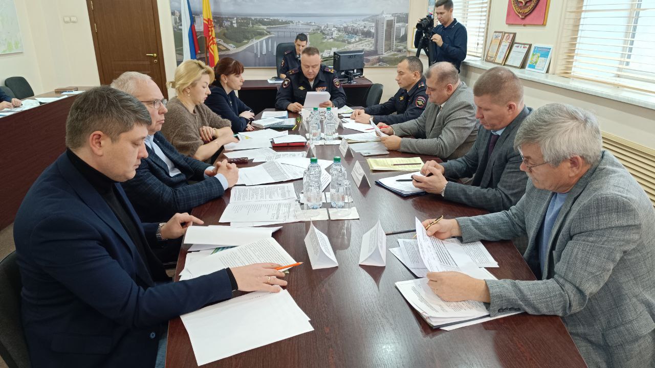 Начальник Госавтоинспекции Чувашии Владимир Романов провёл внеочередное заседание межведомственной рабочей группы по организации и безопасности дорожного движения